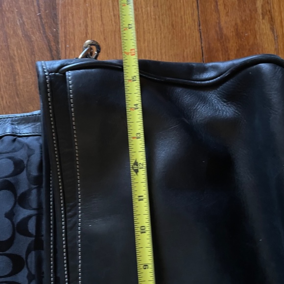 Authentic Coach Laptop Messenger - Picture 14 of 16